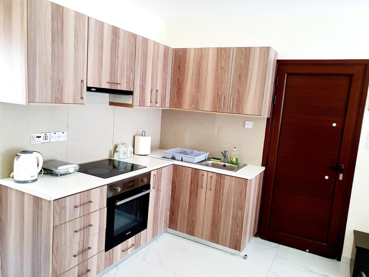 2 Bedroom Cozy Apartment Near Tourist Area, 200M From Sea Pafos Dış mekan fotoğraf