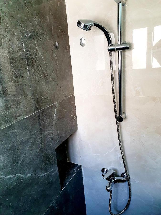 2 Bedroom Cozy Apartment Near Tourist Area, 200M From Sea Pafos Dış mekan fotoğraf